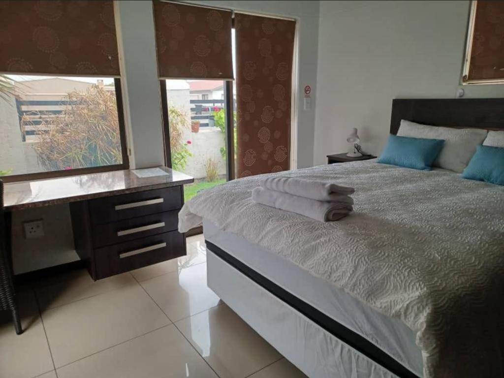 Carlo'S Boutique Guesthouse Walvis Bay Exterior photo