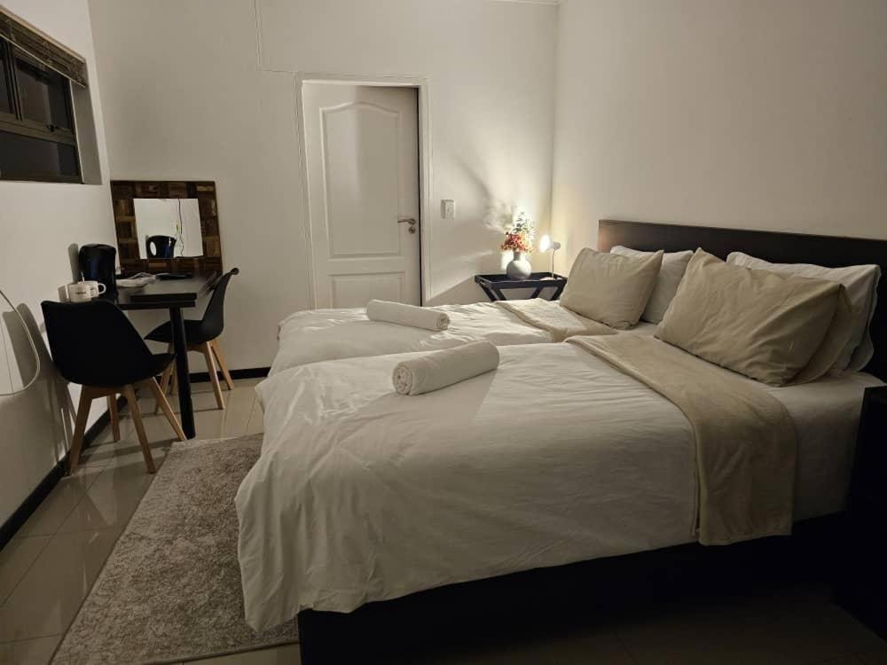 Carlo'S Boutique Guesthouse Walvis Bay Exterior photo